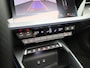 Audi A3 Sportback 35 TFSI S edition l Adaptive cruise control l Glazen panoramadak l Elektrisch bedienbare bestuurdersstoel met geheugen l MMI navigatie l SONOS Premium 3D l Stoelverwarming voorin l Alarm klasse III l Optiekpakket zwart plus l Trekhaak