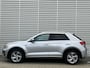 Volkswagen T-Roc 1.5 TSI 150PK DSG R-Line / Fabrieksgarantie tm 09-02-2030 / Panoramadak / Digital Cockpit / Park Assit / App Connect / Stoelverwarming / LMV 17''