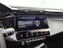 Peugeot 308 SW 1.2 Allure 130pk Automaat | Navigatie | Climate Control | Adaptieve Cruise Control | Achteruitrijcamera | LED | Dodehoek Detectie | 17" Lichtmetalen Velgen | DAB Ontvanger | Apple Carplay/Android Auto |