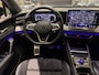 Volkswagen Tiguan 1.5 eTSI R-Line Edition | Black Style | Massagestoel | Apple carplay / Android auto | Stoel + Stuurverwarming | Parkeersensoren Voor + Achter | Achteruitrijcamera | Licht + Regensensor | etc