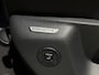 Volkswagen Tiguan 1.5 eTSI R-Line Edition | Black Style | Massagestoel | Apple carplay / Android auto | Stoel + Stuurverwarming | Parkeersensoren Voor + Achter | Achteruitrijcamera | Licht + Regensensor | etc