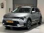 Kia Niro EV ExecutiveLine 64.8 kWh | Navi | Apple Carplay/ Android Auto | Schuif/Kanteldak | Elektrisch Verstelbare Voorstoelen | Bestuurdersstoel Met Geheugen | Stoel + Sturverwarming | Stoelkoeling | Elektrisch Bedienbare Achterklep | Cruise Control Adaptief | Rijstrooksensor