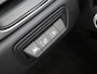 Renault Captur 1.3 TCe 130 Intens / Dealeronderhouden / Trekhaak / 1200kg Trekgewicht / Achteruitrijcamera / Parkeersensoren / Apple Carplay / Navigatie / Cruise Control /