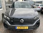Volkswagen Touareg 3.0 TSI 4MOTION R / AUTOMAAT/ PANO/ 462PK/ LUCHTVERING/ LEER/ HEAD-UP DISPLAY/ ADAPT. CRUISE/ MATRIX/ RIJ-MODI/ NAVI/ PARK. SENSOREN + CAMERA/ STOEL-STUUR V ERWARM./ 4-ZONE CLIMA