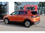 Volkswagen T-Cross 1.0 TSI Life PL €533 p/m* | 95PK / 70kW, 13983KM, 2-zone climatronic, comfort pakket (parkeersensoren voor en achter (pdc), achteruitrijcamera (rear view), verwarmbare voorstoelen), multimedia pakket (navigatie, draadloze telefoonlader), black design pakket (privacy glas), elektrisch verstel-, verwarm- en inklapbare buitenspiegels, adaptieve cruise control (acc), Apple Carplay & Android Auto etc.