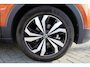 Volkswagen T-Cross 1.0 TSI Life PL €533 p/m* | 95PK / 70kW, 13983KM, 2-zone climatronic, comfort pakket (parkeersensoren voor en achter (pdc), achteruitrijcamera (rear view), verwarmbare voorstoelen), multimedia pakket (navigatie, draadloze telefoonlader), black design pakket (privacy glas), elektrisch verstel-, verwarm- en inklapbare buitenspiegels, adaptieve cruise control (acc), Apple Carplay & Android Auto etc.