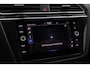 Volkswagen Tiguan 1.5 TSI Life Business | Trekhaak | Parkeercamera | Stoel/stuur verwarming |