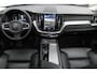 Volvo XC60 2.0 T6 Plug-in hybrid AWD Plus Dark | Incl. 12 maanden Garantie | Panorama dak | Keyless entry/start | Achteruitrijcamera | Elektrische kofferbakklep | Memory stand stoelen | Adaptive cruise | Apple CarPlay/Android Auto | Climate controle | Draadloze telefoonlader | Lederen bekleding |