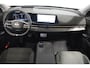 Nissan Ariya Evolve 91 kWh |Stoel verwarming en verkoeling|Parkeersensoren voor en achter|Camera 360|Electrische achterklep|Head-up display|20inch wielen|Bi-led verlichting|Voorraad voordeel|Electrische stoelverstelling met geheugen|