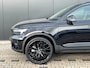 Volvo EX40 Single Motor Extended Range Plus 82 kWh | BlackPack | Trekhaak | Pixel led | Sportstoelen | Keyless | 22 inch | Camera | Verwarmde stoelen / stuurwiel |