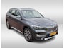 BMW X1 sDrive20i Business Edition Plus / Trekhaak / Panoramadak / Camera / Head-up / Leder / 18'' / Navigatie / Sportstoelen / Keyless / Stoelverwarming / Cruise Control