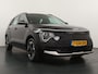 Kia Niro EV DynamicLine 64.8 kWh - SOH 98,5% - Adaptive cruise control - Keyless - Navigatie - Achteruitrij camera - Apple Carplay/Android Auto Fabrieksgarantie t/m 26-05-2030