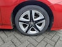 Toyota Prius 1.8 Business Plus NAVI PARK-SENSOREN BLIND-SPOT KEYLESS STOELVERW KEYLESS AD-CRUISE CAMERA BLUETOOTH