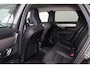 Volvo V90 T6 Recharge AWD Plus Dark - LONG RANGE - IntelliSafe Assist & Surround - 360º Camera - Harman/Kardon audio - Adaptieve LED koplampen - Verwarmde voorstoelen, stuur & achterbank - Parkeersensoren voor & achter - Elektr. bedienb. voorstoelen met geheugen - Extra getint glas - Elektr. inklapbare trekhaak - 19' LMV