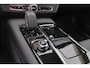 Volvo V90 T6 Recharge AWD Plus Dark - LONG RANGE - IntelliSafe Assist & Surround - 360º Camera - Harman/Kardon audio - Adaptieve LED koplampen - Verwarmde voorstoelen, stuur & achterbank - Parkeersensoren voor & achter - Elektr. bedienb. voorstoelen met geheugen - Extra getint glas - Elektr. inklapbare trekhaak - 19' LMV