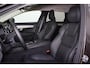 Volvo V90 T6 Recharge AWD Plus Dark - LONG RANGE - IntelliSafe Assist & Surround - 360º Camera - Harman/Kardon audio - Adaptieve LED koplampen - Verwarmde voorstoelen, stuur & achterbank - Parkeersensoren voor & achter - Elektr. bedienb. voorstoelen met geheugen - Extra getint glas - Elektr. inklapbare trekhaak - 19' LMV