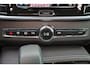 Volvo S90 T8 AWD Ultimate Dark - Schuif/kanteldak - IntelliSafe Assist & Surround - 360º Camera - Harman/Kardon audio - Adaptieve LED koplampen - Verwarmde voorstoelen, stuur & achterbank - Parkeersensoren voor & achter - Elektr. bedienb. voorstoelen met geheugen - Head up display - Extra getint glas - 19' LMV
