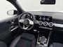 Mercedes-Benz GLB 200 AMG 7-pers. Business Solution | Panorama - Schuifdak | Trekhaak Wegklapbaar | Memory Seats | Sfeerverlichting | Multibeam LED Koplampen | DAB+ Radio