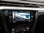 Volkswagen Arteon 1.4 TSI eHybrid R-Line | Panoramadak | Camera | Stoelmassage | Zondag Open!