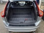 Volvo XC60 2.0T R-Design / Automaat / NL-Auto / Dealer-Onderhouden / Panodak / Vol-Leder / Stoelverwarming / Cruise-Control / Climate-Control / Afneembare-Trekhaak / Elektr.-Achterklep / Keyless / Bi-Xenon / Radio-Bluetooth / Armsteun V+A / PDC V+A met Camera / 20'' LMV / All-Seasons / ENZ.