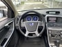 Volvo XC60 2.0T R-Design / Automaat / NL-Auto / Dealer-Onderhouden / Panodak / Vol-Leder / Stoelverwarming / Cruise-Control / Climate-Control / Afneembare-Trekhaak / Elektr.-Achterklep / Keyless / Bi-Xenon / Radio-Bluetooth / Armsteun V+A / PDC V+A met Camera / 20'' LMV / All-Seasons / ENZ.