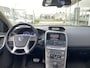 Volvo XC60 2.0T R-Design / Automaat / NL-Auto / Dealer-Onderhouden / Panodak / Vol-Leder / Stoelverwarming / Cruise-Control / Climate-Control / Afneembare-Trekhaak / Elektr.-Achterklep / Keyless / Bi-Xenon / Radio-Bluetooth / Armsteun V+A / PDC V+A met Camera / 20'' LMV / All-Seasons / ENZ.