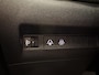 Peugeot e-2008 Allure Pack 50kWh EV 136pk AUTOMAAT | STOELVERW. | CAMERA | NAVI | KEYLESS ENTRY | ADAPTIVE CRUISE | MISTLAMPEN VOOR | LED