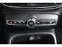 Volvo XC40 T5 Recharge Ultimate Dark | Parkeercamera | Stoelverwarming | Pilot Assist | BLIS | Trekhaak | Glossy Black | Keyless