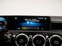 Mercedes-Benz A-klasse 200 Business Sport (STERRENHEMEL,APPLE CARPLAY,NAVI,SPORTSTOELEN,STOELVERWARMING,CAMERA,LED,GETINT,PDC)