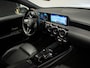 Mercedes-Benz A-klasse 200 Business Sport (STERRENHEMEL,APPLE CARPLAY,NAVI,SPORTSTOELEN,STOELVERWARMING,CAMERA,LED,GETINT,PDC)