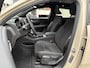 Volvo EC40 Single Motor Extended Range Plus 82 kWh | Panoramadak | Getint glas | Microtech bekleding | Stoel- en stuurverwarming | Keyless | Elektrische achterklep