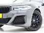 BMW 5-Serie Touring 530e xDrive M Sport Shadow | Panoramadak | Trekhaak | Harman/Kardon | 360 | Head Up | Keyless