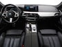 BMW 5-Serie Touring 530e xDrive M Sport Shadow | Panoramadak | Trekhaak | Harman/Kardon | 360 | Head Up | Keyless