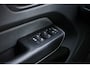 Volvo XC60 B5 Ultimate Dark | Trekhaak | Harman & Kardon | Stoel/stuur verwarming | Panorama dak | Adaptieve cruise control | Elektrisch verstelbare voorstoelen met memory |