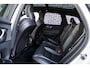 Volvo XC60 B5 Ultimate Dark | Trekhaak | Harman & Kardon | Stoel/stuur verwarming | Panorama dak | Adaptieve cruise control | Elektrisch verstelbare voorstoelen met memory |