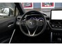 Toyota Corolla Cross Hybrid 140 Style + Premium Pack I | fabrieksnavi | elec achterklep | stuur- en stoelverwarming |