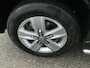 Volkswagen Transporter 2.0 TDI L2H2 Highline Automaat Airco Cruise Navi Alu Velg Trekhaak 2500 kg Side Bar Euro 5  pk 141 Schade`s