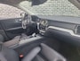 Volvo V60 2.0 B3 Inscription | Trekhaak | Panoramadak | Lederen bekleding | Stoel- en stuurwielverwarming | Adaptive cruise control | Parkeersensoren voor + achter | Achteruitrijcamera | Dode hoek detectie BLIS |