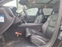 Volvo V60 2.0 B3 Inscription | Trekhaak | Panoramadak | Lederen bekleding | Stoel- en stuurwielverwarming | Adaptive cruise control | Parkeersensoren voor + achter | Achteruitrijcamera | Dode hoek detectie BLIS |