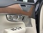 Volvo XC90 2.0 T8 Twin Engine AWD Excellence | Unieke uitvoering! | Luchtvering | Bowers en Wilkins audio | 360 camera | Geventileerde stoelen met massagefunctie | Panoramadak | Champagnekoeler | Kristalglazen | Trekhaak |