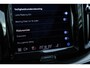 Volvo XC60 T6 Plug-in hybrid AWD R-Design | Harman Kardon Premium Sound | Panoramisch schuif-/kanteldak | Sportlederen interieur | Google Infotainment | Verwarmbare stoel en stuurwiel | Parkeercamera |