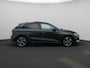 Audi A3 Sportback 30 TFSI S edition 116 PK l S-Line exterieur | Automaat | Adaptive cruise control | Panoramadak | Camera | Head-up display | Navigatie | SONOS | Autom. airconditioning 3 zones | Stoelverwarming voorin | Trekhaak | Lichtpakket ambient lighting |