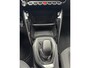 Peugeot 208 1.2 PureTech OutLaw Edition- Navigatie / Apple CarPlay I Airco I 18 inch Sport velgen I LED I PDC I Dealer onderhouden