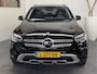 Mercedes-Benz GLC 300E 4MATIC BUSINESS SOLUTION NL AUTO !! LEDER NAVIGATIE ADAPTIVE CRUISE CONTROL BLUETOOTH TELEFOON MEDIA VOORBEREIDING RIJSTROOKSENSOREN ACHTERUITRIJCAMERA UITKLAPBARE TREKHAAK ZEER MOOI !! Brgl