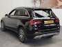 Mercedes-Benz GLC 300E 4MATIC BUSINESS SOLUTION NL AUTO !! LEDER NAVIGATIE ADAPTIVE CRUISE CONTROL BLUETOOTH TELEFOON MEDIA VOORBEREIDING RIJSTROOKSENSOREN ACHTERUITRIJCAMERA UITKLAPBARE TREKHAAK ZEER MOOI !! Brgl