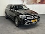 Mercedes-Benz GLC 300E 4MATIC BUSINESS SOLUTION NL AUTO !! LEDER NAVIGATIE ADAPTIVE CRUISE CONTROL BLUETOOTH TELEFOON MEDIA VOORBEREIDING RIJSTROOKSENSOREN ACHTERUITRIJCAMERA UITKLAPBARE TREKHAAK ZEER MOOI !! Brgl