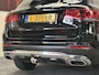 Mercedes-Benz GLC 300E 4MATIC BUSINESS SOLUTION NL AUTO !! LEDER NAVIGATIE ADAPTIVE CRUISE CONTROL BLUETOOTH TELEFOON MEDIA VOORBEREIDING RIJSTROOKSENSOREN ACHTERUITRIJCAMERA UITKLAPBARE TREKHAAK ZEER MOOI !! Brgl