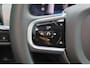 Volvo V90 T6 Recharge AWD Plus Dark - IntelliSafe Assist & Surround - Harman/Kardon audio - 360º Camera - Adaptieve LED koplampen - Verwarmde voorstoelen, stuur & achterbank - Parkeersensoren voor & achter - Elektr. bedienb. voorstoelen met geheugen - Extra getint glas - Elektr. inklapbare trekhaak - 19' LMV