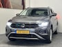 Volkswagen T-Roc 1.0 TSI STYLE NAVIGATIE CLIMATE CONTROL STOELVERWARMING BLUETOOTH TELEFOON RIJSTROOKSENSOREN PDC ZEER MOOI !! 3010