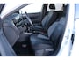 Volkswagen Taigo 1.0 TSI 115pk DSG R-Line Edition | App Connect | Stoelverwarming | Camera | 18" Velgen